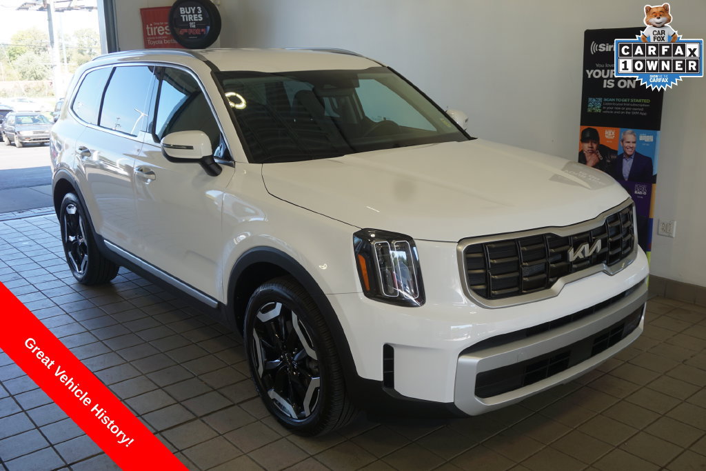 Used 2024 Kia Telluride S AWD/4WD image 1
