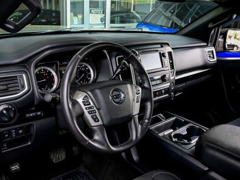 Used 2019 Nissan Titan SV w/ SV Convenience Package image 15