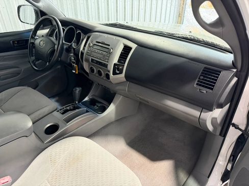 Used 2010 Toyota Tacoma PreRunner RWD image 25
