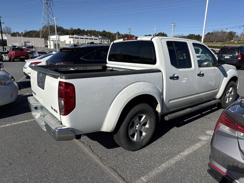 Used 2013 Nissan Frontier SV w/ SV Value Truck Pkg image 10