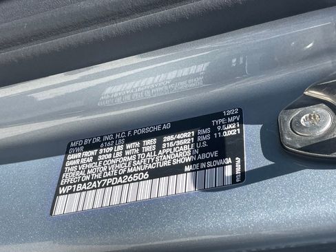 Used 2023 Porsche Cayenne Coupe AWD/4WD image 14