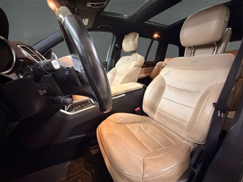 Used 2016 Mercedes-Benz GL 550 4MATIC image 25