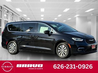 Used 2024 Chrysler Pacifica Limited