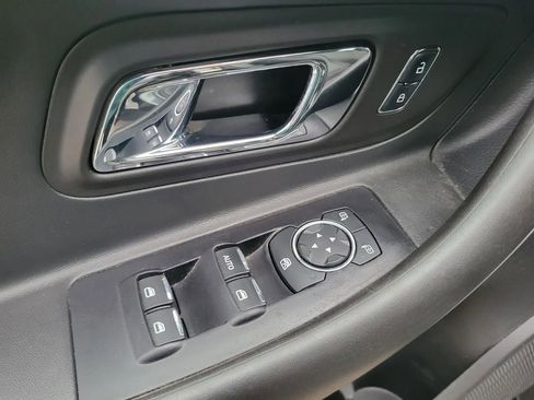 Used 2017 Ford Taurus SEL image 20