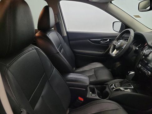 Used 2019 Nissan Rogue SL w/ Premium Package image 21