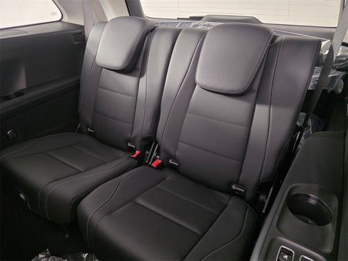 New 2026 Mercedes-Benz GLS 450 4MATIC image 12