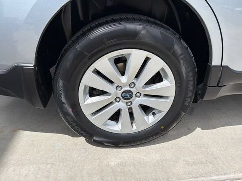 Used 2016 Subaru Outback 2.5i Premium AWD/4WD image 28