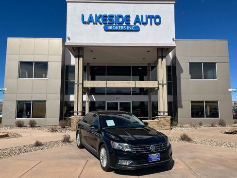 Used 2016 Volkswagen Passat 1.8T SE image 1