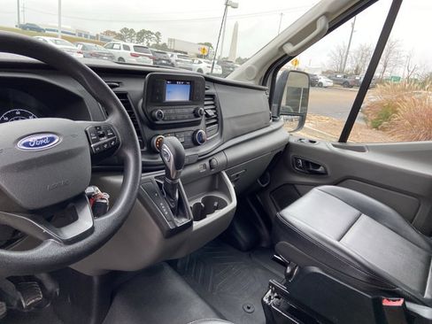 Used 2023 Ford Transit 250 Medium Roof w/ Load Area Protection Package image 26