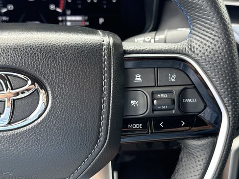 Used 2025 Toyota Tundra Platinum AWD/4WD image 24
