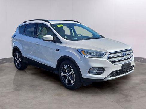 Used 2018 Ford Escape SEL AWD/4WD image 3