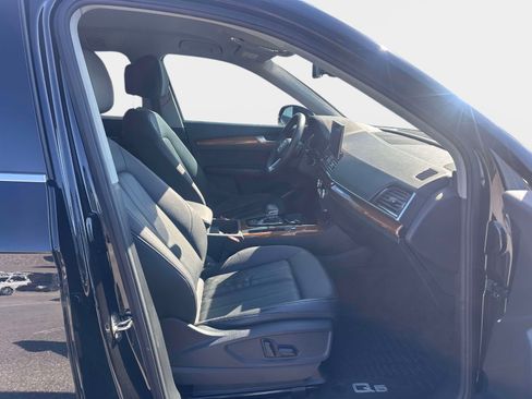 Used 2023 Audi Q5 2.0T Premium w/ Convenience Package image 8