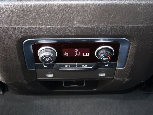 Used 2021 Chevrolet Tahoe Premier image 13