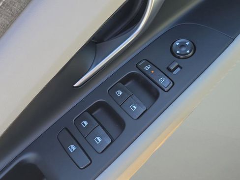 New 2026 Hyundai Elantra Limited FWD image 16