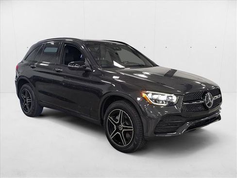 Used 2022 Mercedes-Benz GLC 300 image 3
