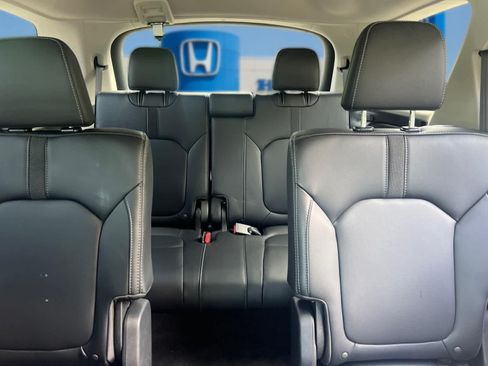 Used 2024 Honda Pilot Touring image 23