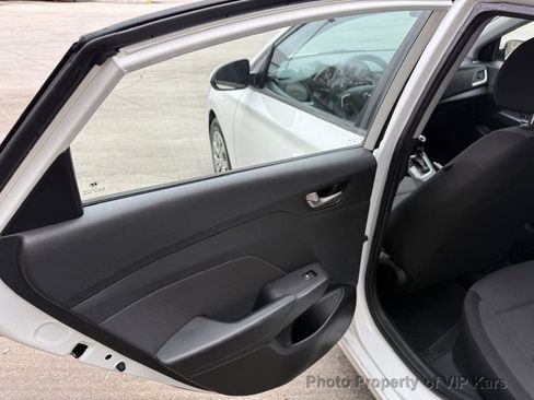 Used 2019 Hyundai Accent SE image 12