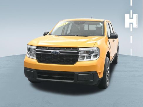 Used 2023 Ford Maverick XLT image 2