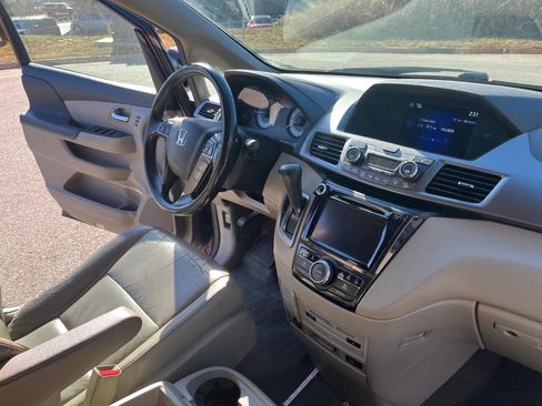 Used 2014 Honda Odyssey Touring Elite image 14