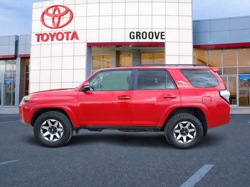 Used 2019 Toyota 4Runner TRD Off-Road Premium AWD/4WD image 2