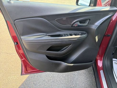 Used 2018 Buick Encore Essence AWD/4WD image 10