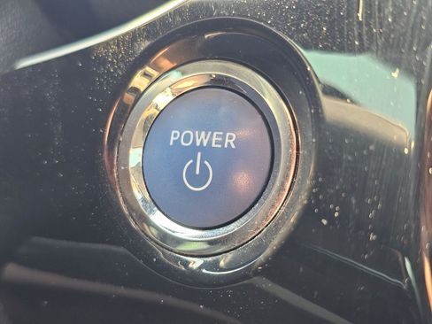 Used 2016 Toyota Prius Three w/ Advanced Technology Package FWD image 27