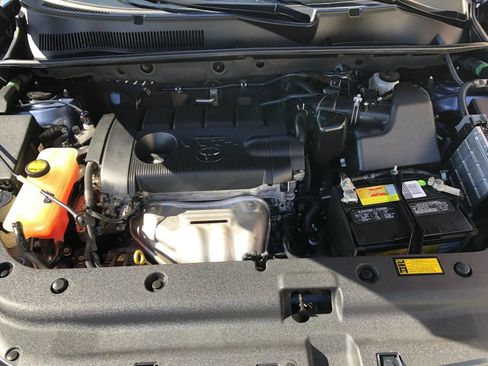Used 2012 Toyota RAV4 4WD w/ Value Pkg image 30