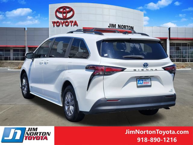 Used 2021 Toyota Sienna LE FWD image 8