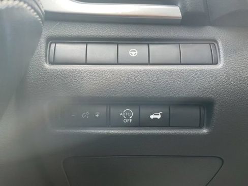 Used 2024 Nissan Rogue SV FWD image 34