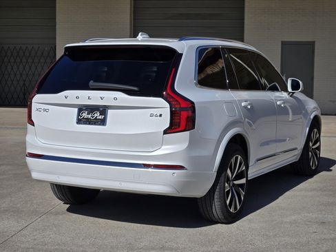 Used 2025 Volvo XC90 B6 Core w/ Protection Package image 9