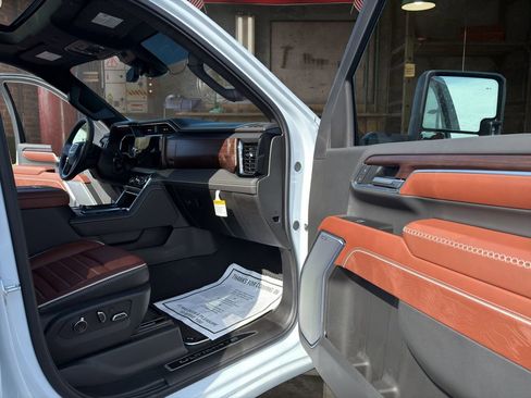 New 2026 GMC Sierra 2500 Denali Ultimate AWD/4WD image 17