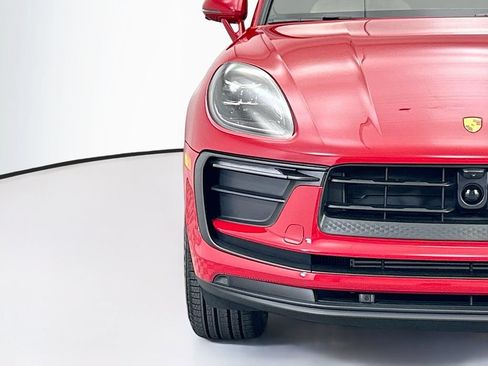 Certified 2026 Porsche Macan AWD/4WD image 12