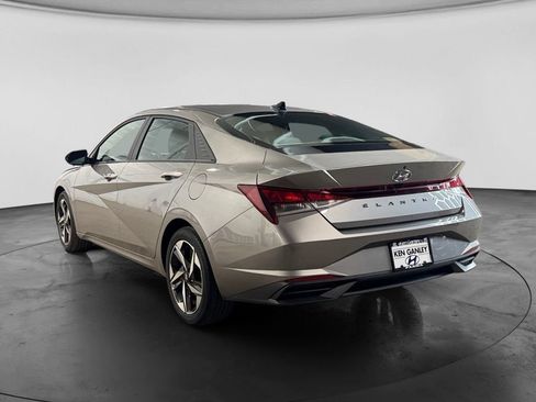 Used 2023 Hyundai Elantra SEL w/ Convenience Package FWD image 7