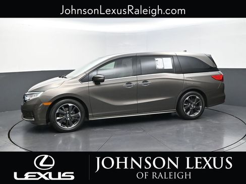Used 2022 Honda Odyssey Elite image 2