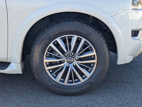 Used 2023 Nissan Armada SL w/ Captain's Chairs Package image 9