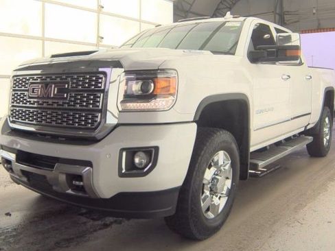 Used 2018 GMC Sierra 3500 Denali w/ Duramax Plus Package image 5
