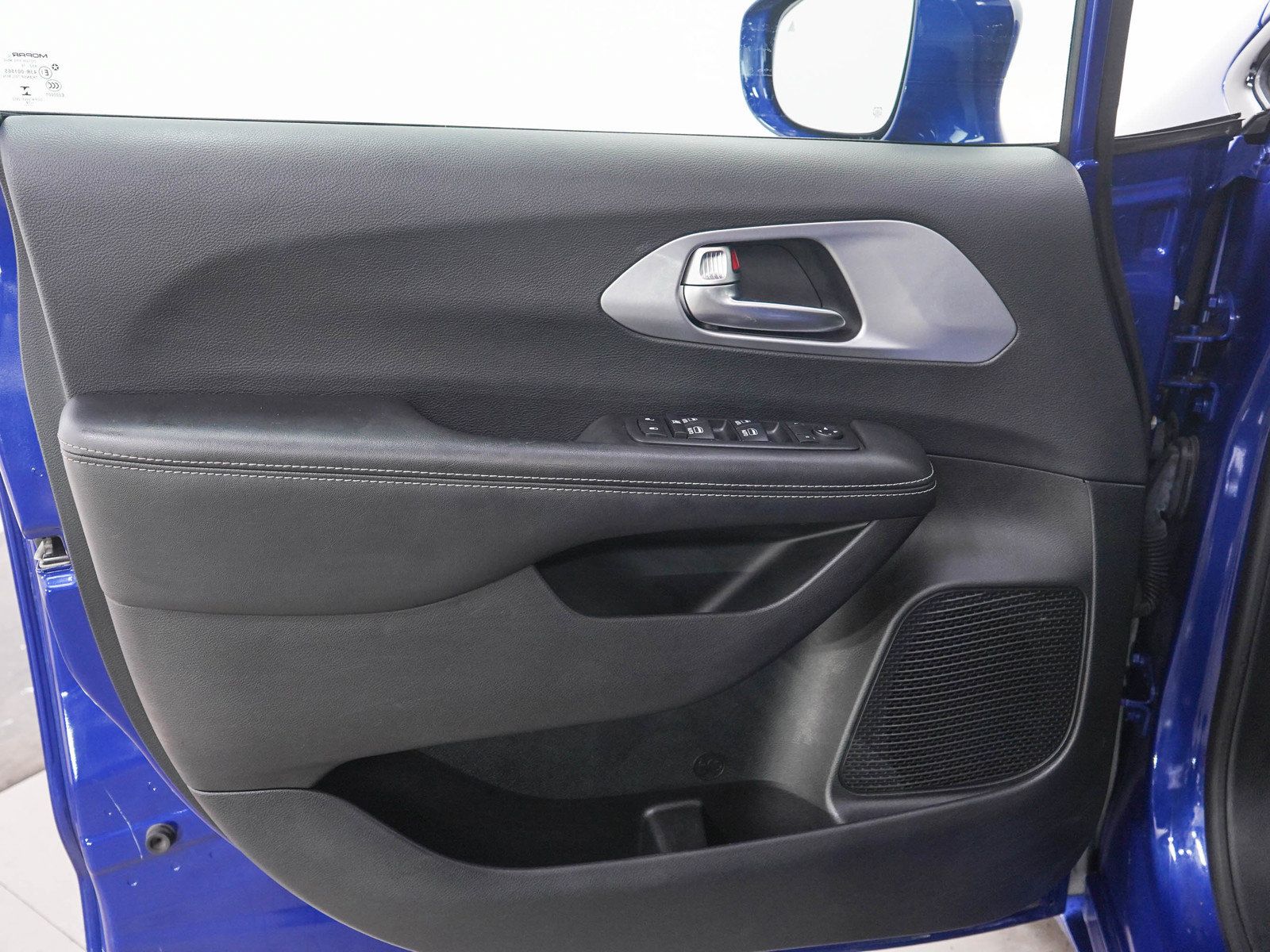 Used 2019 Chrysler Pacifica Touring-L Plus w/ Advanced Safetytec Group FWD image 22