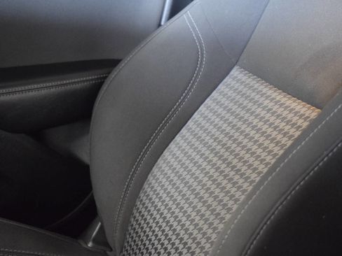 Used 2021 Dodge Challenger SXT image 34