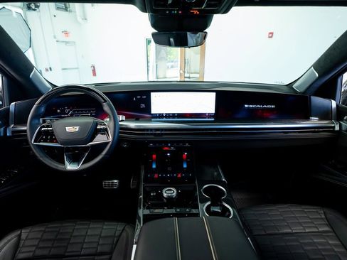 Used 2025 Cadillac Escalade V image 51
