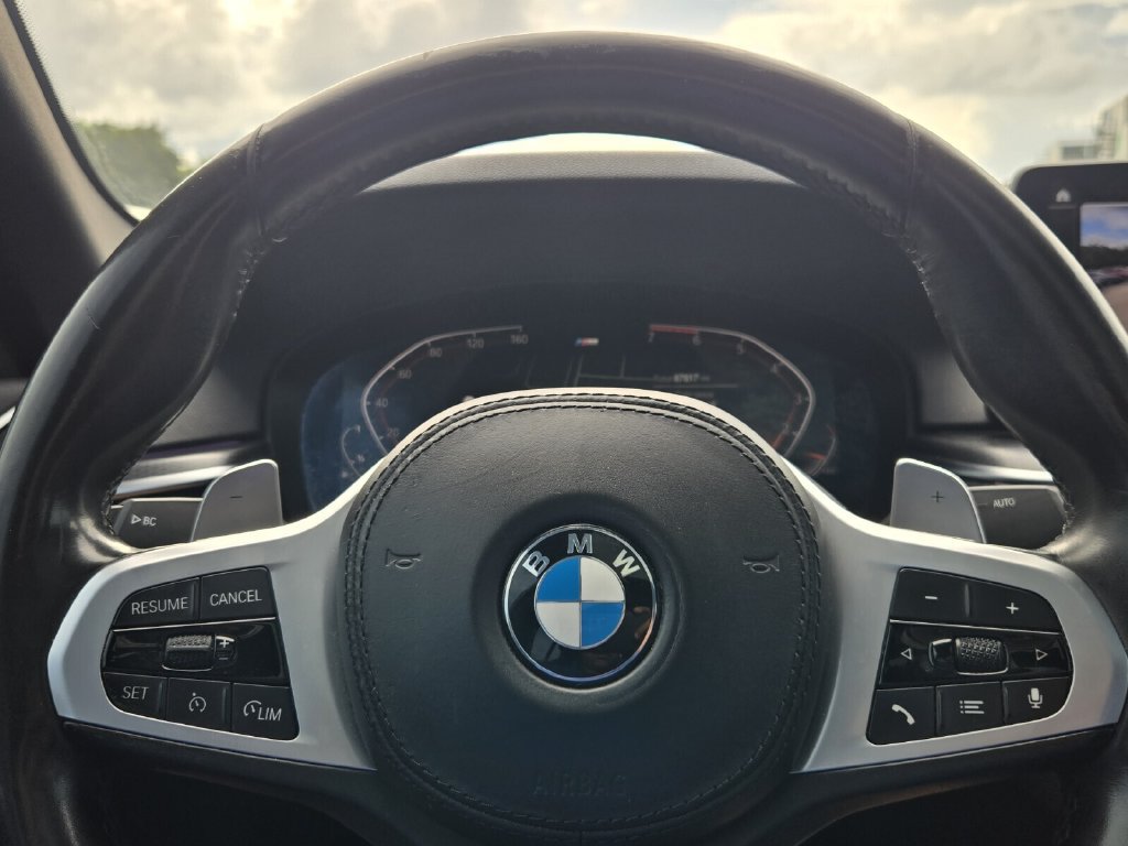 Used 2021 BMW 530i w/ M Sport Package RWD image 21