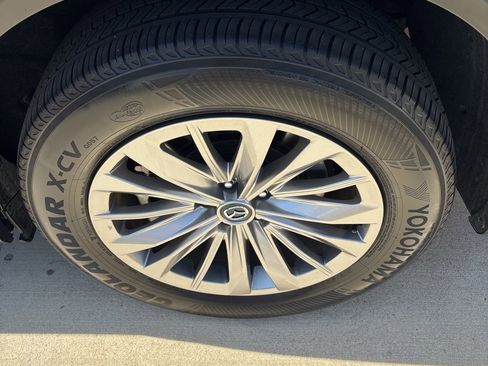 Used 2024 MAZDA CX-90 3.3 Turbo w/ Preferred Plus image 19