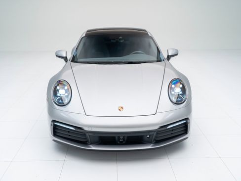 Certified 2022 Porsche 911 Carrera 4 AWD/4WD image 6