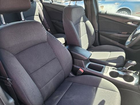 Used 2017 Chevrolet Cruze LT FWD image 27