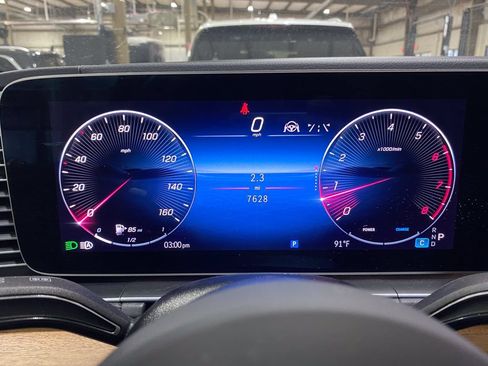 Used 2025 Mercedes-Benz GLS 450 4MATIC w/ AMG Line Exterior image 12