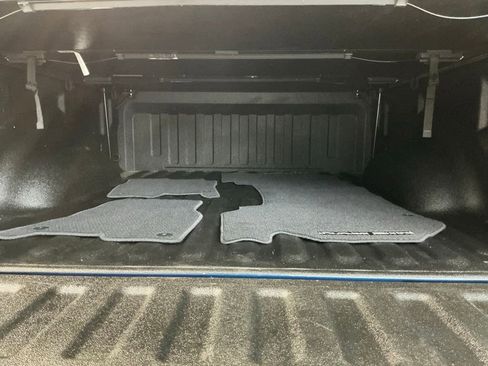 Used 2022 RAM 1500 Laramie AWD/4WD image 9
