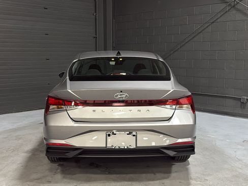 Used 2023 Hyundai Elantra SEL w/ Convenience Package FWD image 5