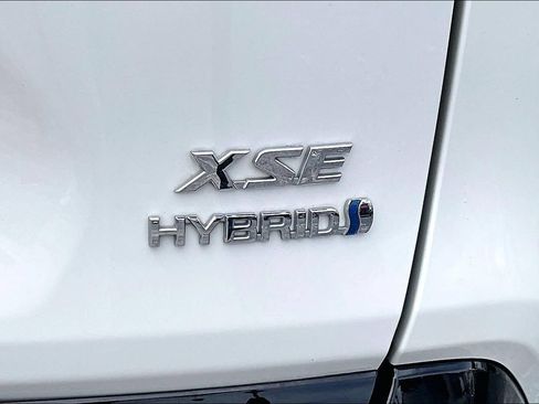 Used 2022 Toyota RAV4 XSE w/ XSE Grade Weather Package AWD/4WD image 24
