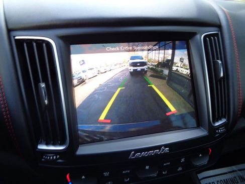 Used 2019 Maserati Levante GranSport image 14