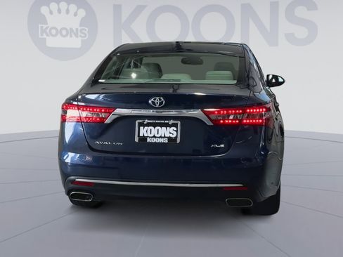 Used 2018 Toyota Avalon XLE image 10