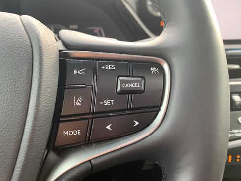 Certified 2025 Lexus ES 350 w/ Premium Package image 19